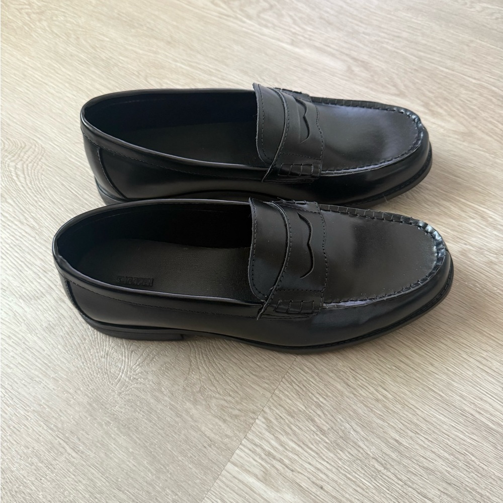 Elegant Black Leather Loafers